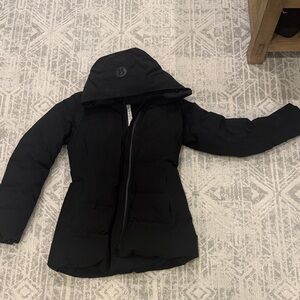 Stretchseal sleet street 600 down fill jacket/ lululemon puffer jacket